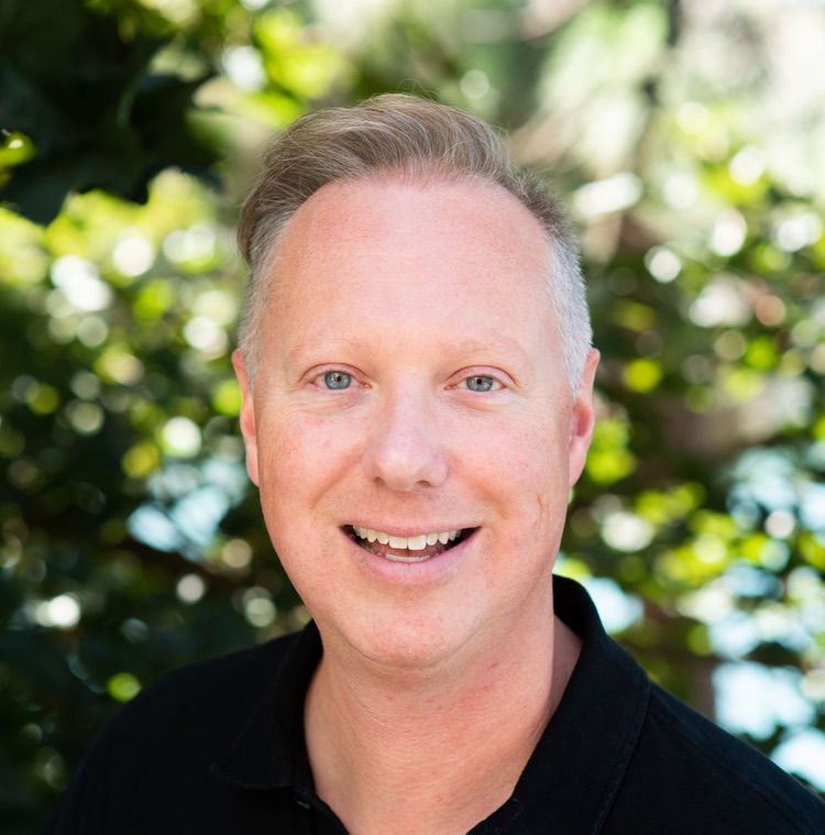 Headshot of Jamie Nicolson, Pharmacist and Owner of Jamie's Pharmacy 